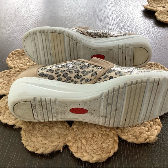 Anne Klein Sport slip ons - Picture 6 of 6